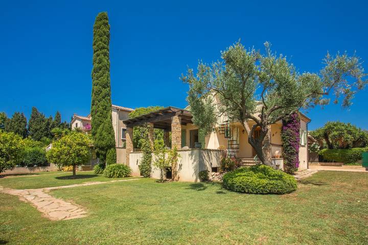 Holiday home for 8 people, with garden, with pets - 1
