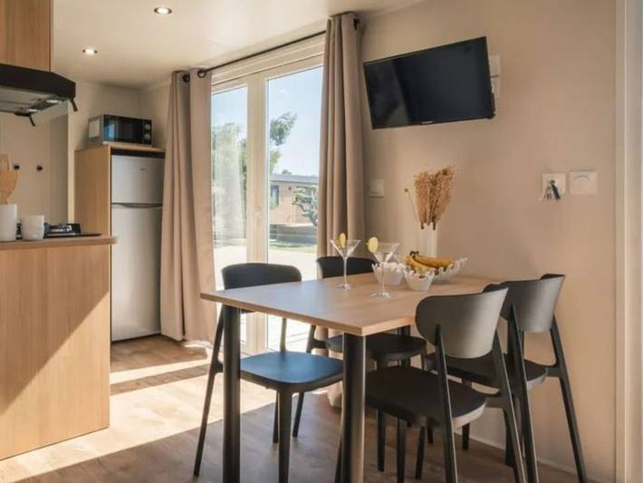Camping pour 5 personnes, avec Terrasse et Piscine à Agde