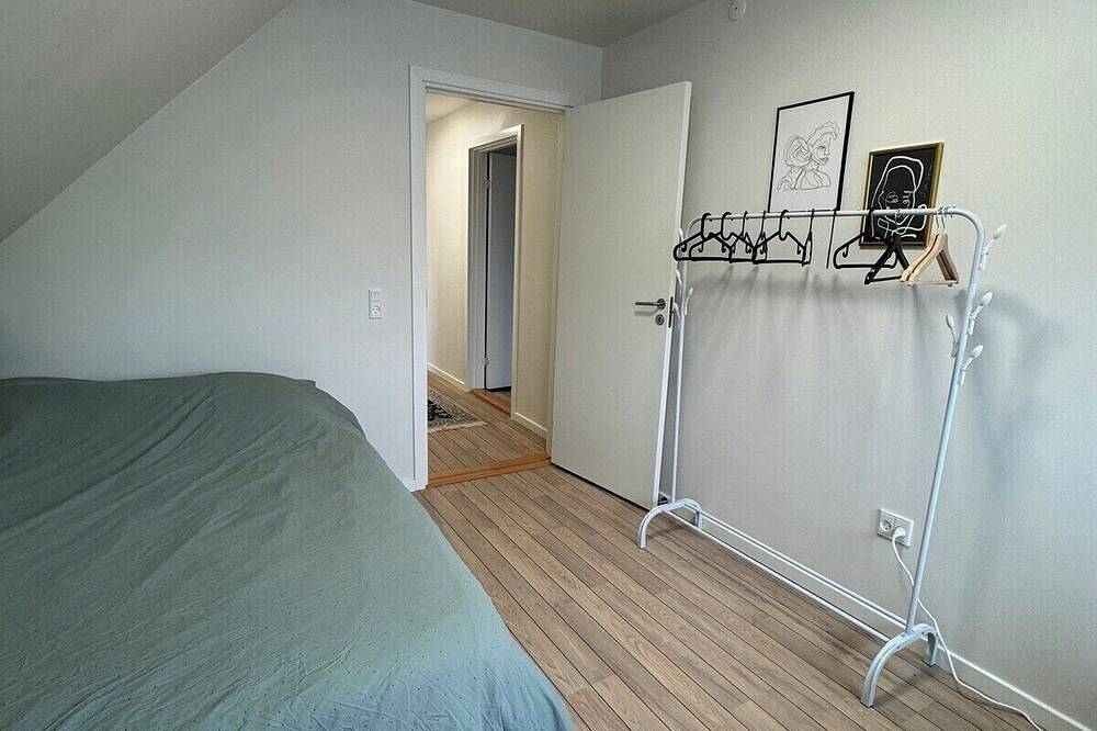 Geheel appartement, The Butterfly - Elegant Odense Retreat with Rooftop Views & Room for 7 in Odense, Odense en omgeving