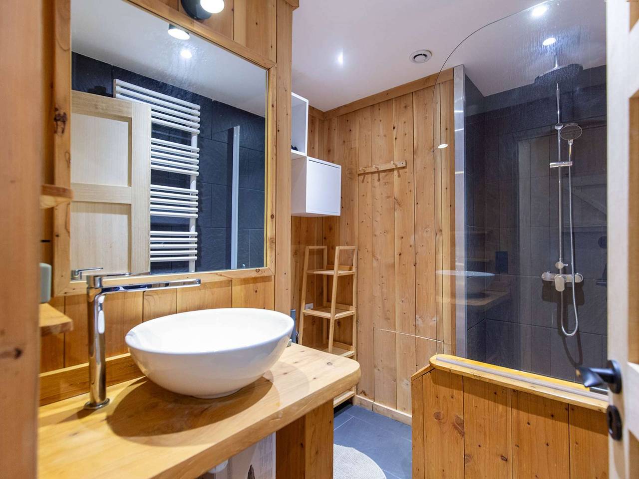 Studio entier, Charmant appartement 4 pers déco montagne proche pistes in La Mongie, Bagnères-de-Bigorre