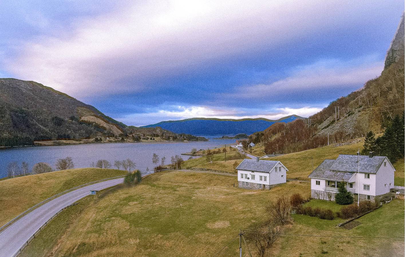 Ferienhaus für 9 Personen mit Garten in Selje