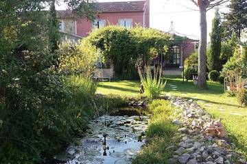 Gîte pour 4 personnes, avec terrasse et jardin à Cheval-Blanc