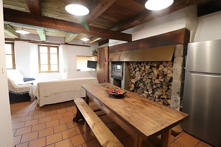 Gîte pour 5 personnes, avec terrasse et jardin dans le Cantal - 4