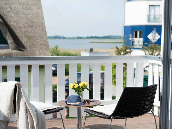 Ferienhaus für 6 Personen, mit Sauna und Seeblick sowie Garten, kinderfreundlich auf Rügen - 2