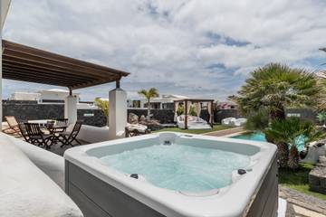 Villa for 4 People in Playa Blanca, Yaiza, Photo 3