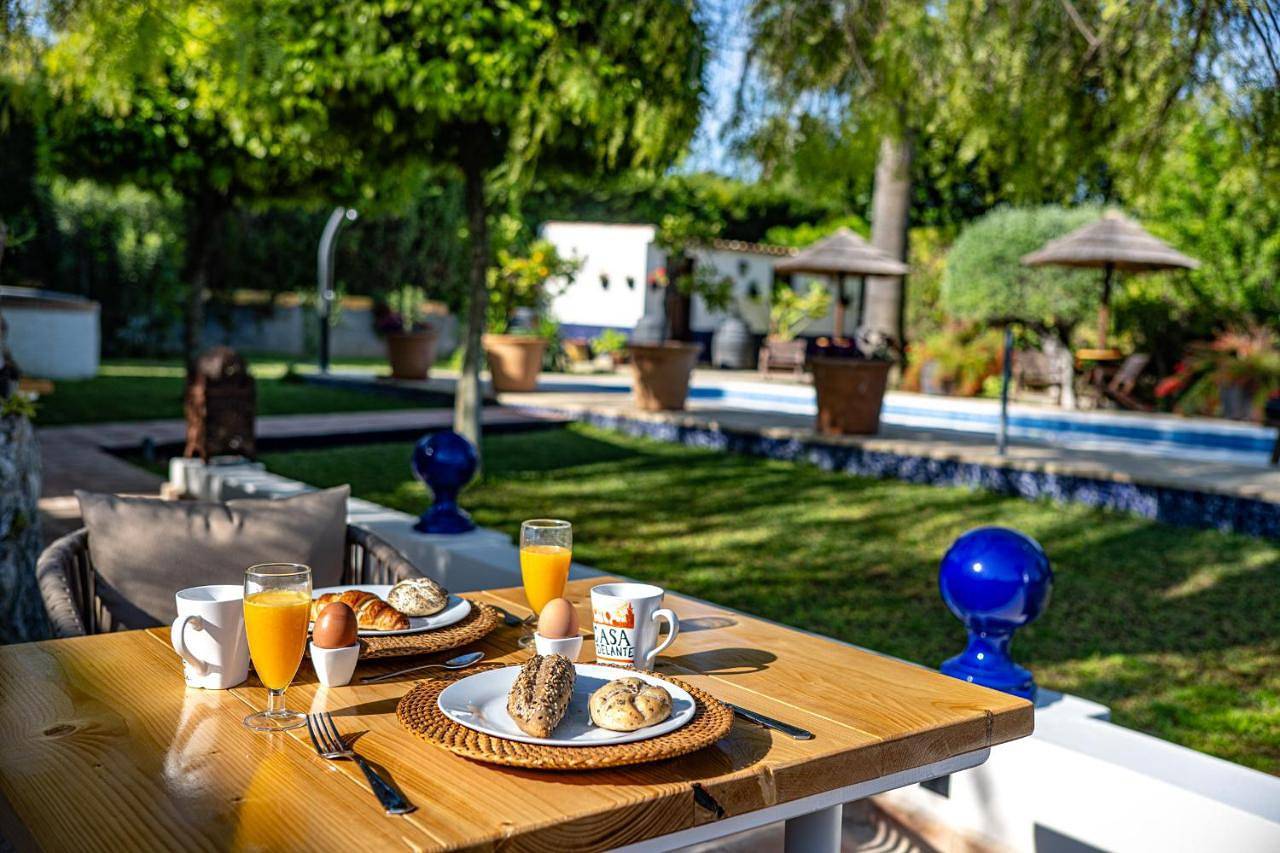Double Room with Private Bathroom in Espartinas, Provincia de Sevilla