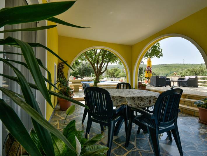 Ferienwohnung für 6 Personen, mit Terrasse und Garten sowie Ausblick in Obrovac - 3