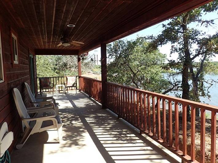 Vacation rental for 8 people, with hot tub and terrace in Lake Buchanan