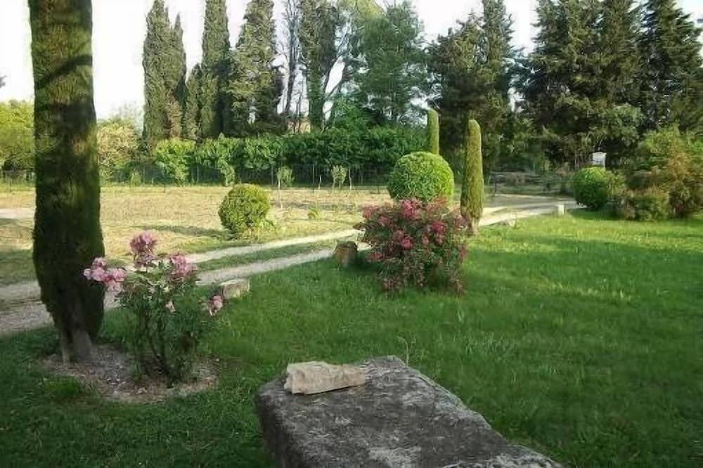 Gite De Charme Avec Piscine  Au Pied Des Alpiiles A Eygalieres in Eygalières, Région d'Arles