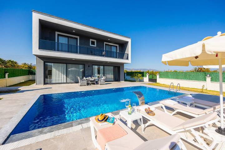 Villa für 8 Personen, mit Garten und Terrasse - 1