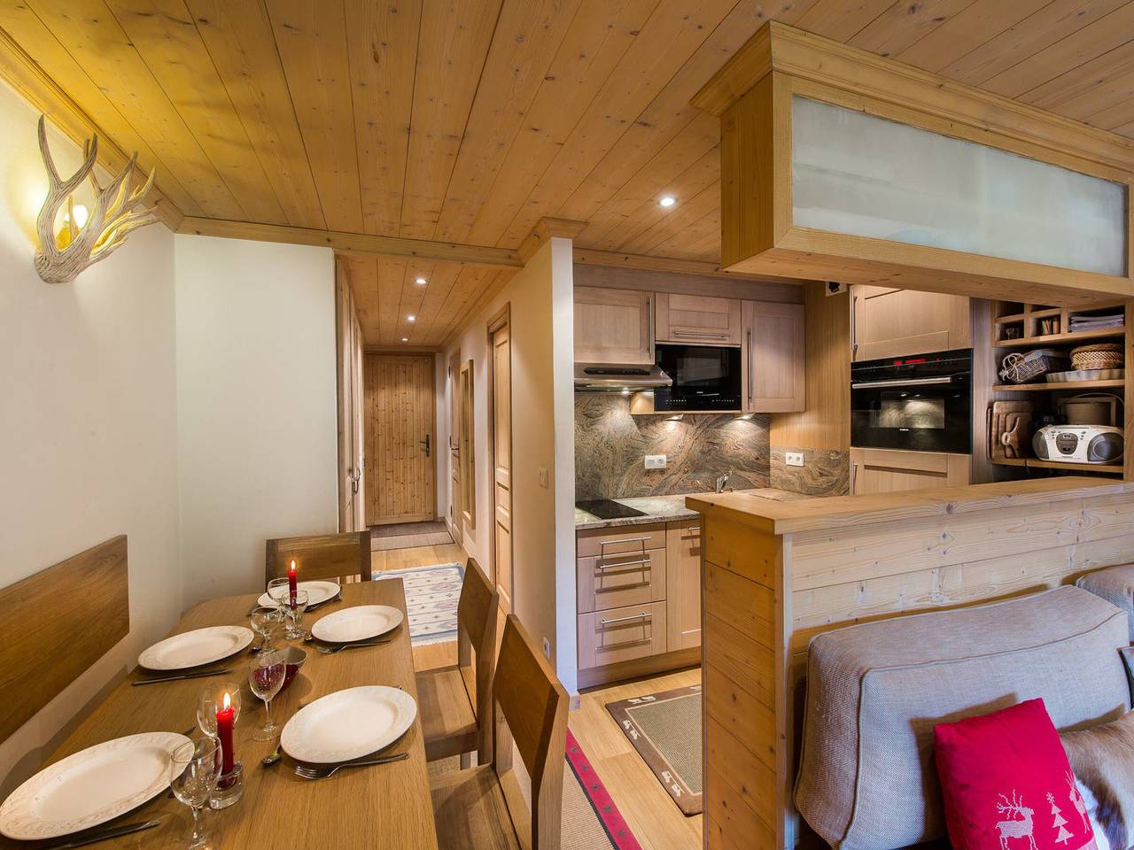 Appartamento intero, Elegant 6-person apt., south-facing balcony, Méribel center in Méribel, Les Allues