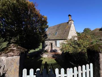 Gîte pour 4 personnes, avec terrasse à Laroquevieille