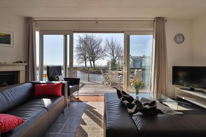 Ferienhaus für 8 Personen, mit Balkon und Terrasse sowie Garten und Sauna in Friesland - 4