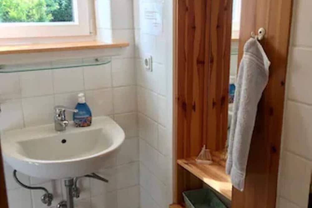 Ganze Wohnung, Perfekt für Zwei! Kleine Wohnung in grüner Oase, Halbecks-Hof in Lieschow, Ummanz