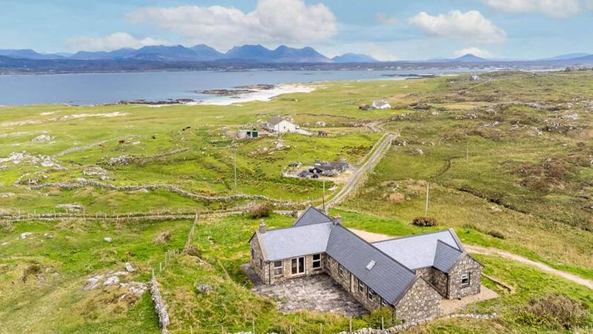 Holiday letting for 9 people, with garden in County Galway