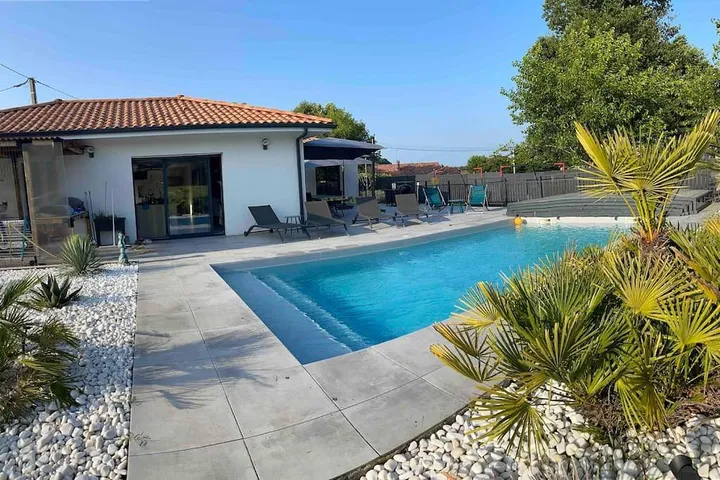Villa pour 8 personnes, avec jardin ainsi que vue et piscine - 1