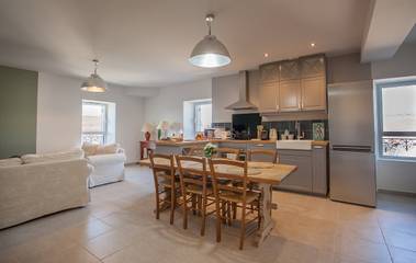 Gîte pour 6 personnes, avec jardin ainsi que piscine et terrasse à Ruoms