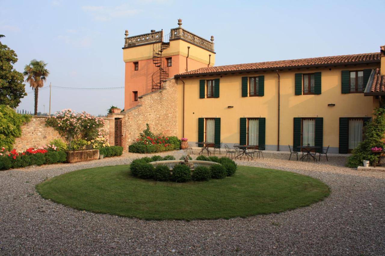 Antica Corte la Valle in Sona, Gardasee-Berge