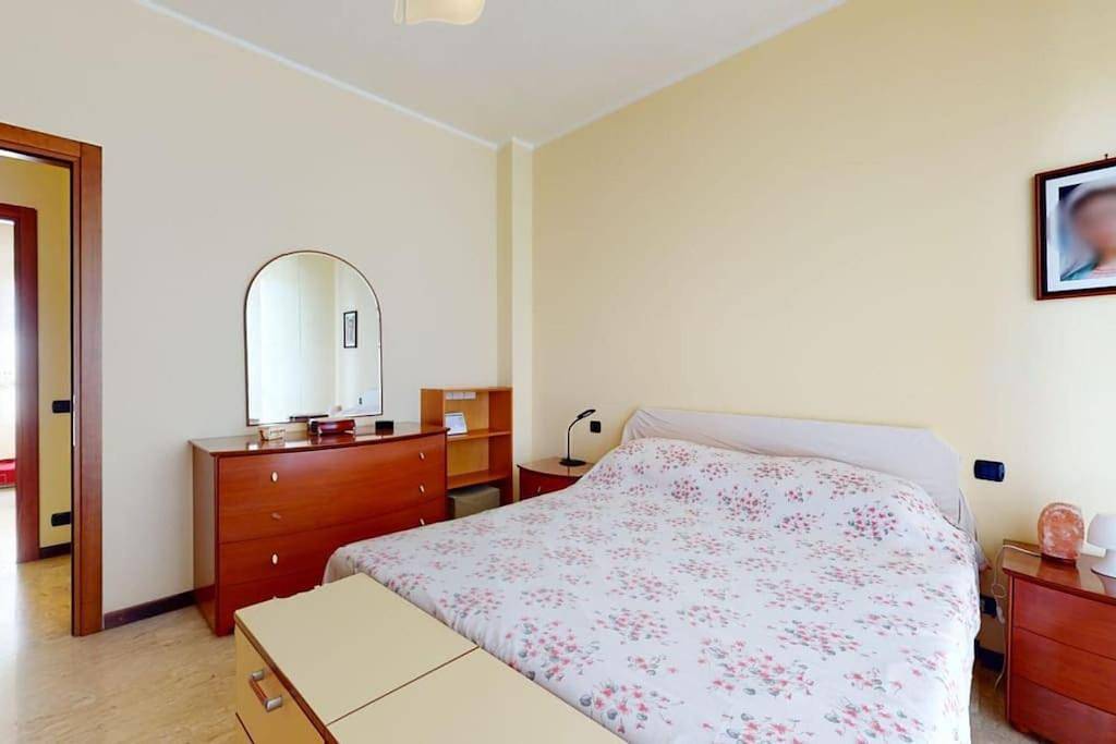 Entire apartment, Marystar&Joe Vicino Fiera Milano Rho, appartamento,2-4 posti in Pregnana Milanese, Milan Province