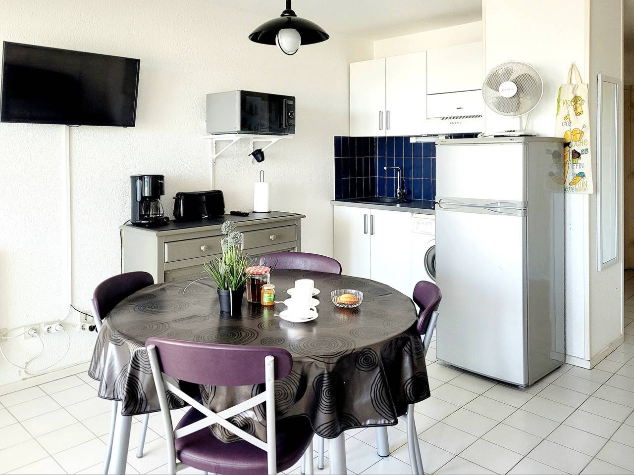 Entire studio, Canet-en-Roussillon - Studio alcove 4 pers - Terrace - Private Parking in Canet-en-Roussillon, Côte d'Améthyste