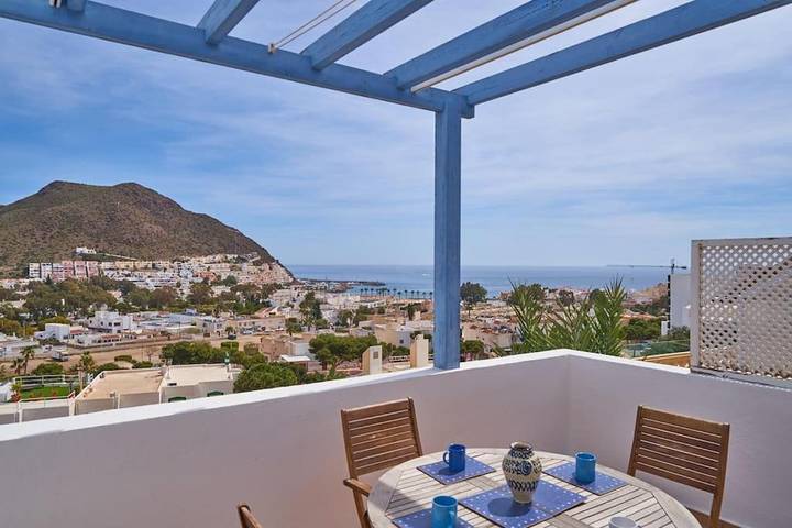 Ferienhaus für 7 Personen, mit Garten und Terrasse sowie Ausblick in San José (Andalusien)
