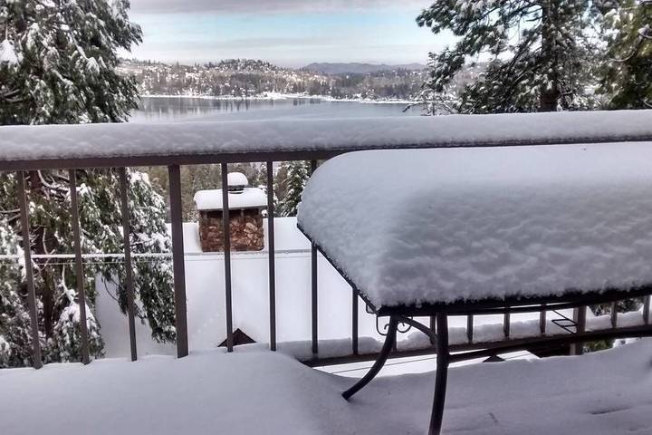 Log cabin for 8 people, with balcony in Lake Arrowhead