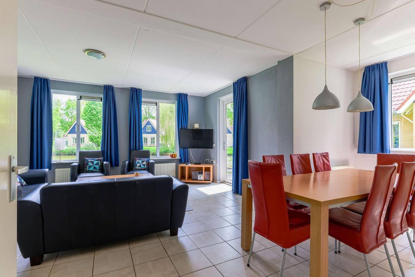 Ferienhaus am Wasser für 8 Personen mit Sauna und Bad, in Westerbork in Drenthe