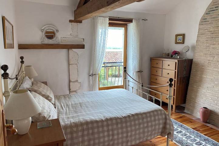 Location de vacances pour 8 personnes, avec jardin à Saint-Séverin - 2