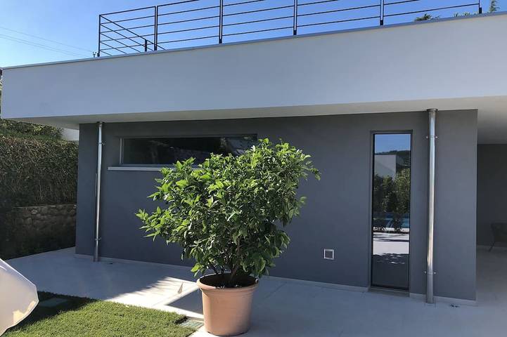 Villa Andrea with swimming pool in Bardolino, Gardasee-Berge