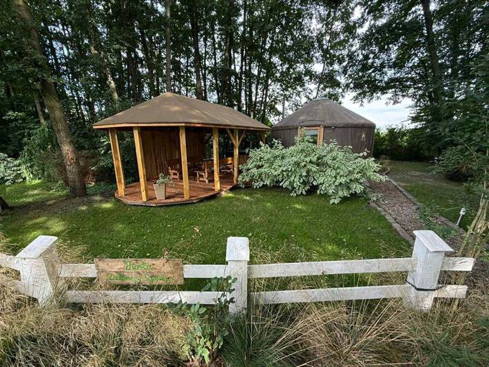 Namiot dla 5 osób, z sauna i jacuzzi oraz ogród w Bydgoszcz