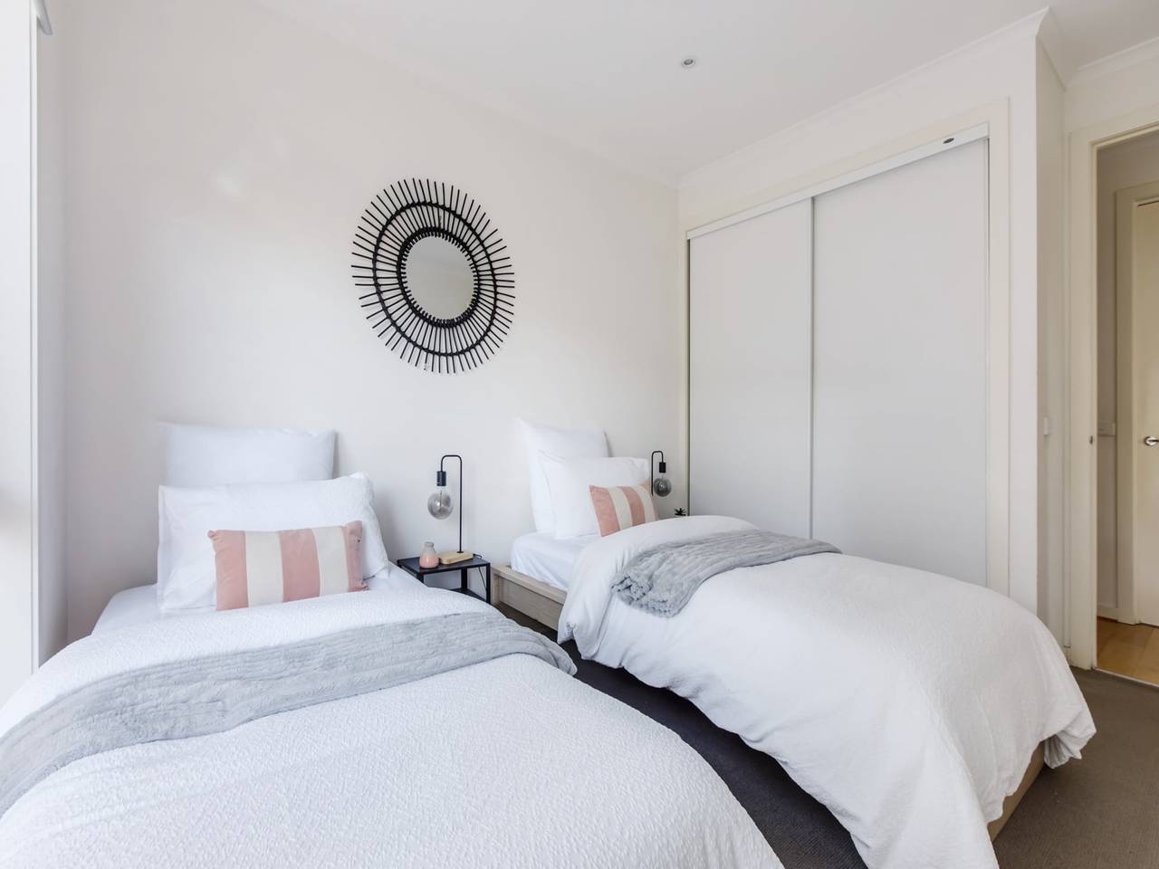 Entire apartment, Family-Friendly Home with Alfresco Patio & Bbq in Melbourne, Maribyrnong City