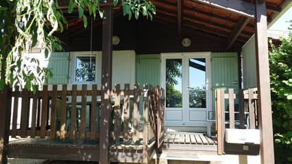 Maison de campagne pour 4 personnes, avec jardin ainsi que piscine et terrasse, animaux acceptés à Domme