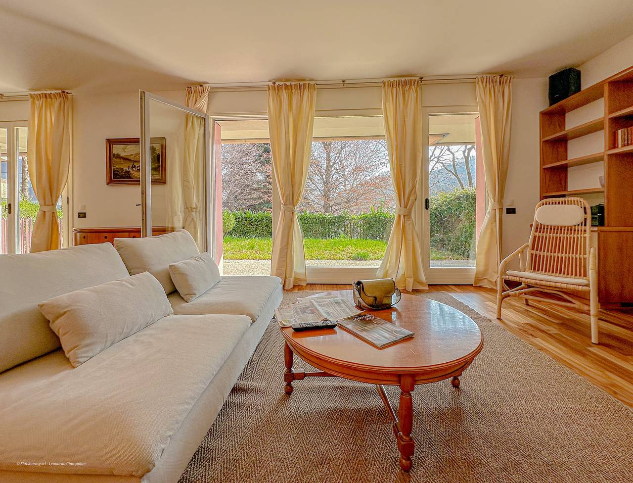 Apartamento entero, Aspromonte Lakeside Suite - Lecco Garden Retreat in Lecco, Alpes de Bérgamo Occidental
