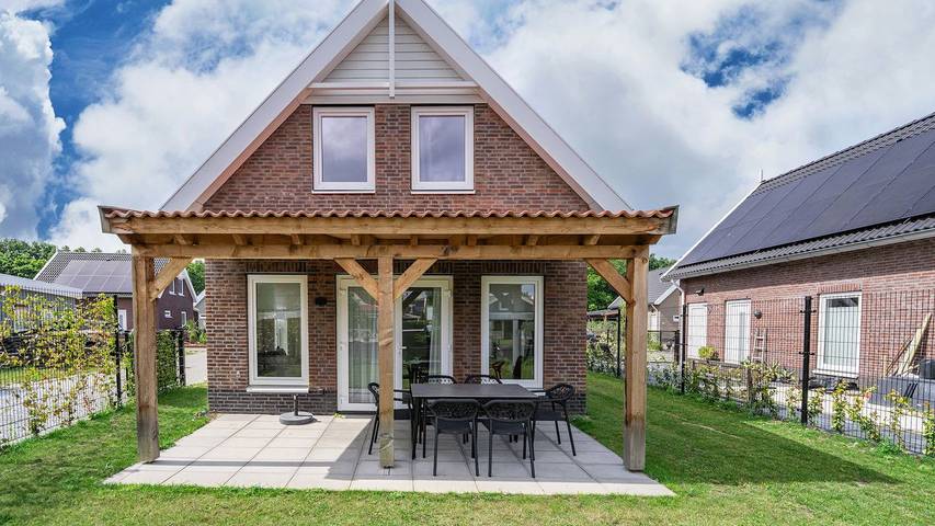 Vacation rental for 7 people, with yard, with pets in South Holland