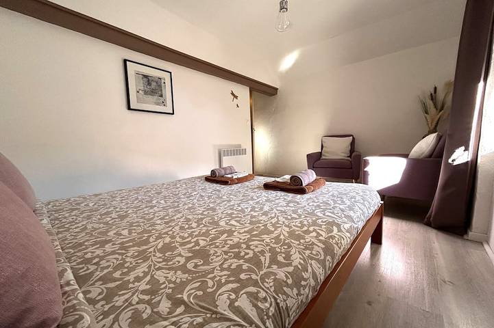 Chambre d’hôte pour 5 personnes, avec piscine ainsi que jacuzzi et jardin à Sablières - 3