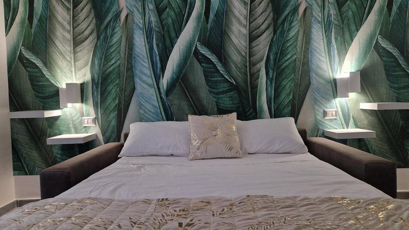 Entire apartment, Apartment 'Rebecca' with Balcony, Wi-Fi and Air Conditioning in Catania, Catania Province