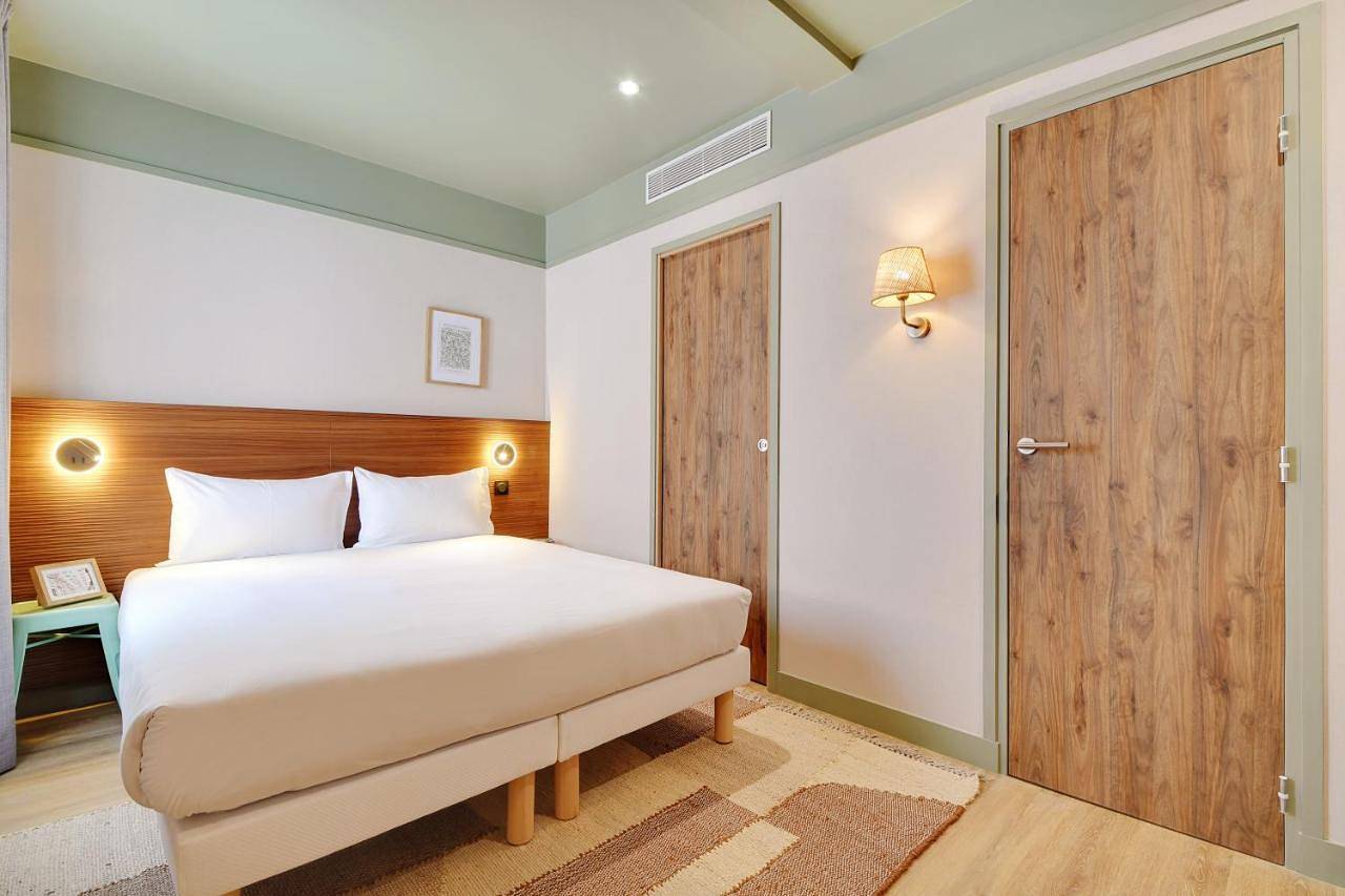Single Room with Shower in Saint-Ouen, Seine-Saint-Denis