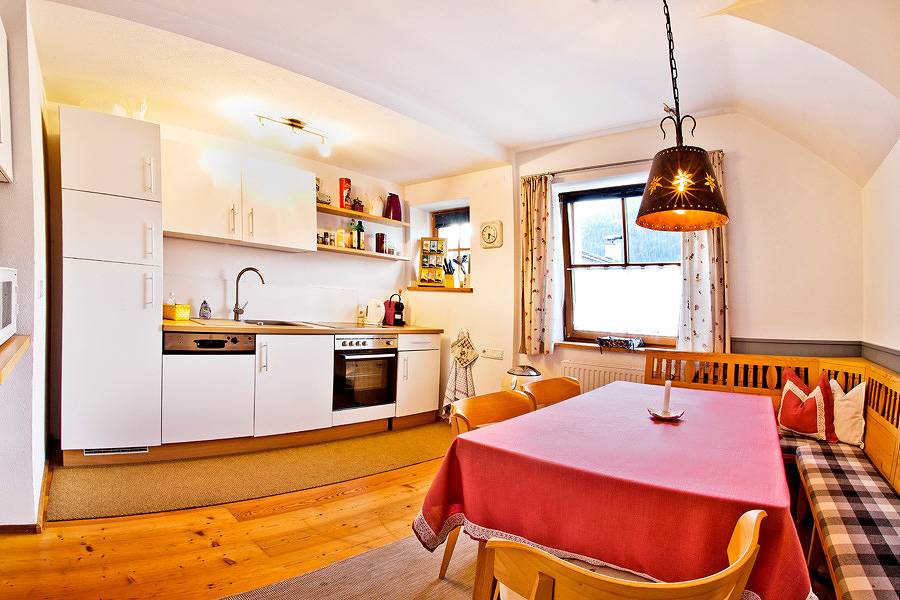 Apartamento vacacional entero, Apartamento de vacaciones para 11 personas con balcón in Ehrwald, Ammergau alps (Austria)