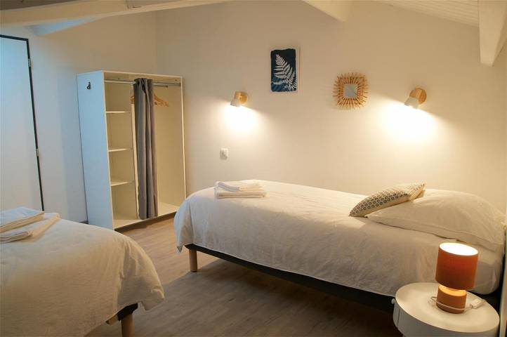 Maison de campagne pour 8 personnes, avec jardin ainsi que piscine et vue à Vic-le-Comte - 4