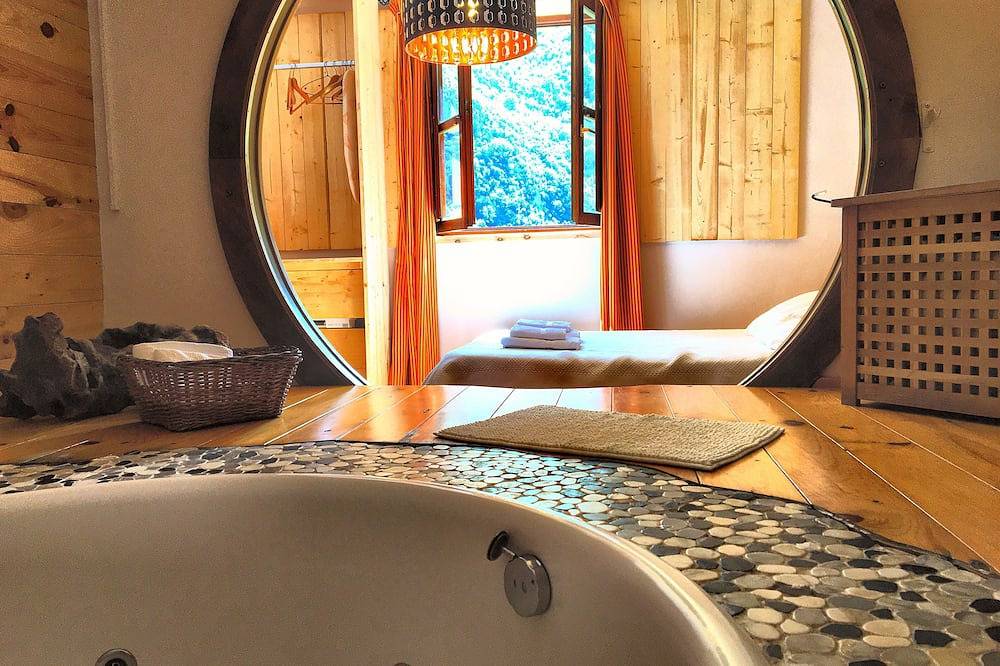 Apartamento entero, Impresionante Jacuzzi en Desfiladero Natural en los Picos de Europa in Ponga, Cordillera Cantábrica