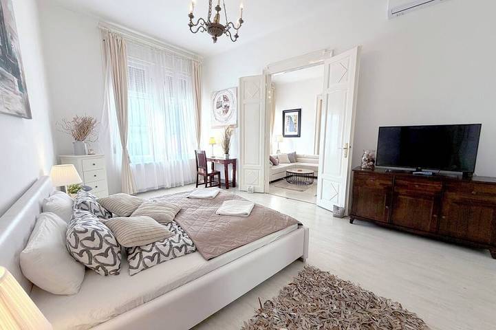 Ganze Wohnung, Elegante 2-Zi. 125m² Wohnung im Zentrum von Budapest in Budapest, Danube-Ipoly National Park