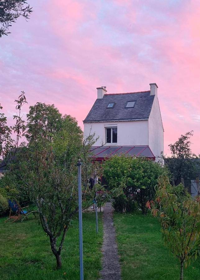 Location de vacances pour 4 personnes, avec terrasse et jardin à Le Guerno