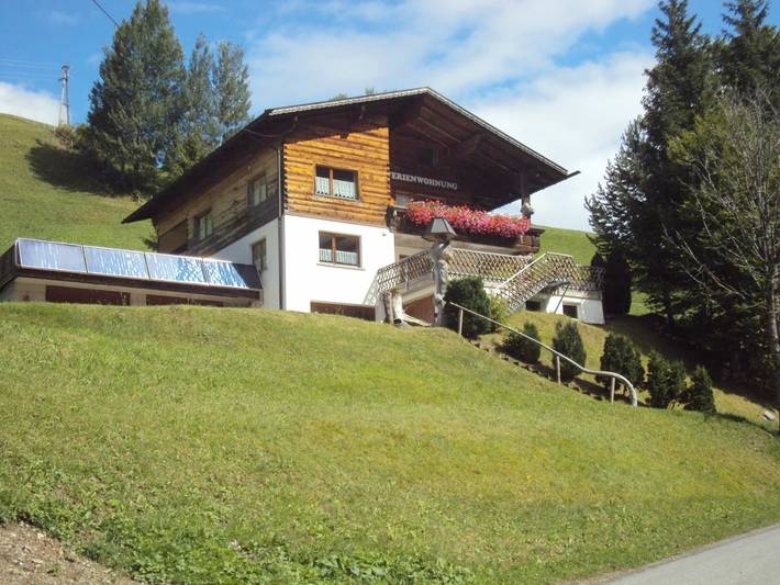 Ferienwohnung für 9 Personen, mit Garten und Terrasse in Raggal