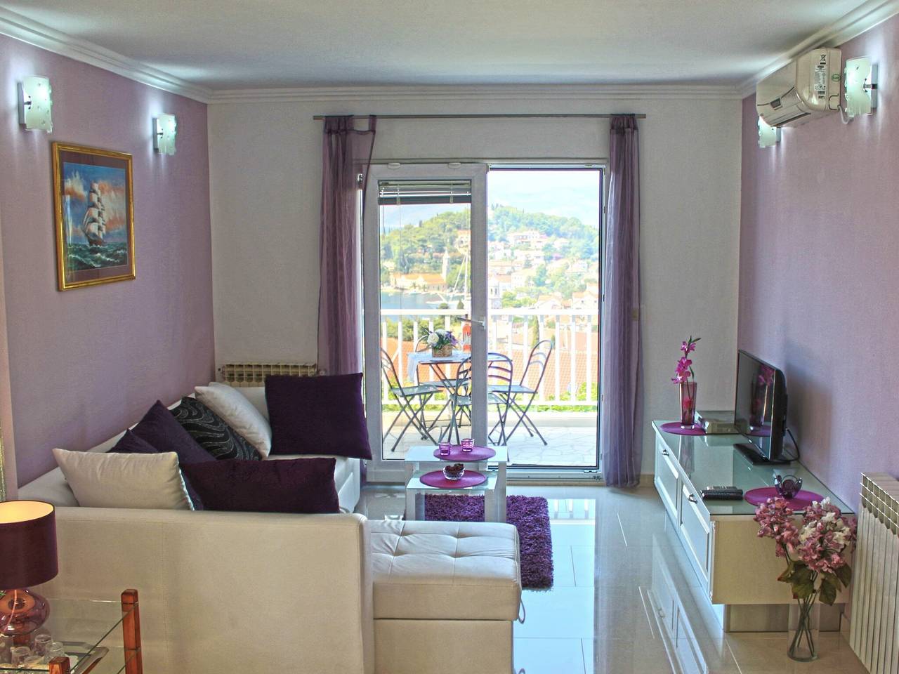 Entire apartment, Apartment Siesta - Two-Bedroom Apartment with Balcony and Sea View in Cavtat, Cavtat (Dalmatia)