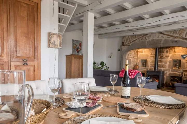 Location de vacances pour 6 personnes, avec Jacuzzi et Jardin à Tauves