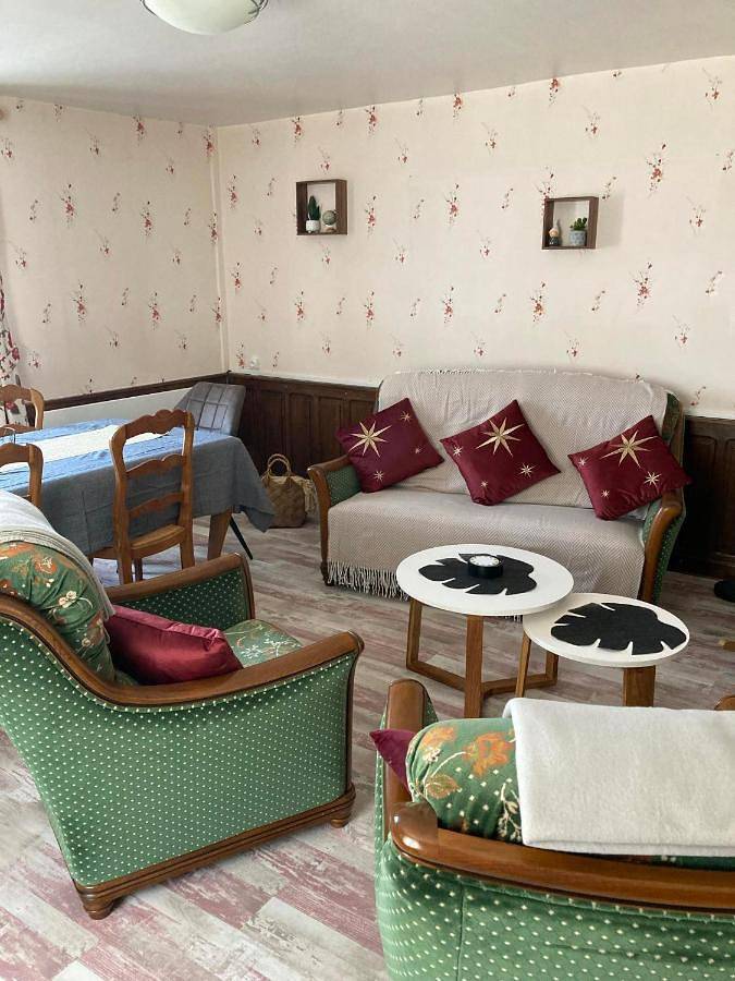 Location de vacances pour 6 personnes, avec jardin et vue, animaux acceptés à Pusy-et-Épenoux