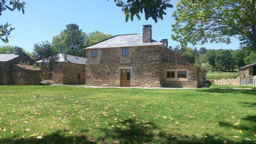 Casa rural para 8 personas, con Terraza y Jacuzzi además de Jardín y Vistas en Galicia