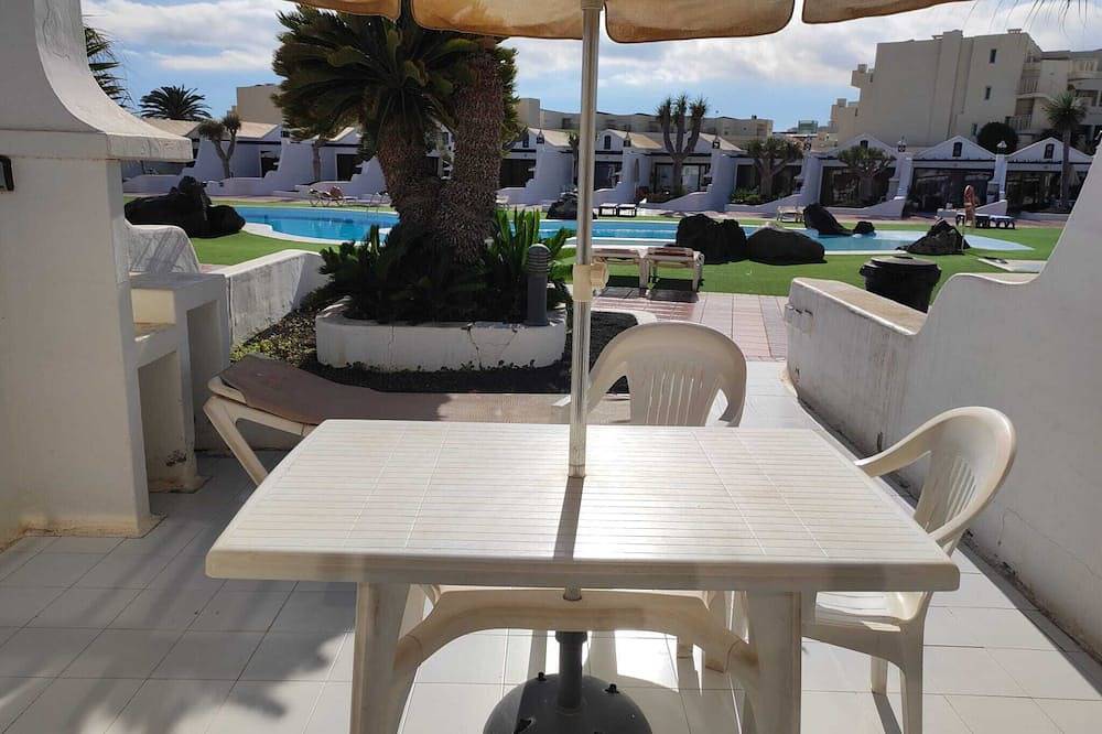 Superior Poolside Villa w/Sea Views in Costa Teguise, Lanzarote, Canary Islands in Costa Teguise, Teguise