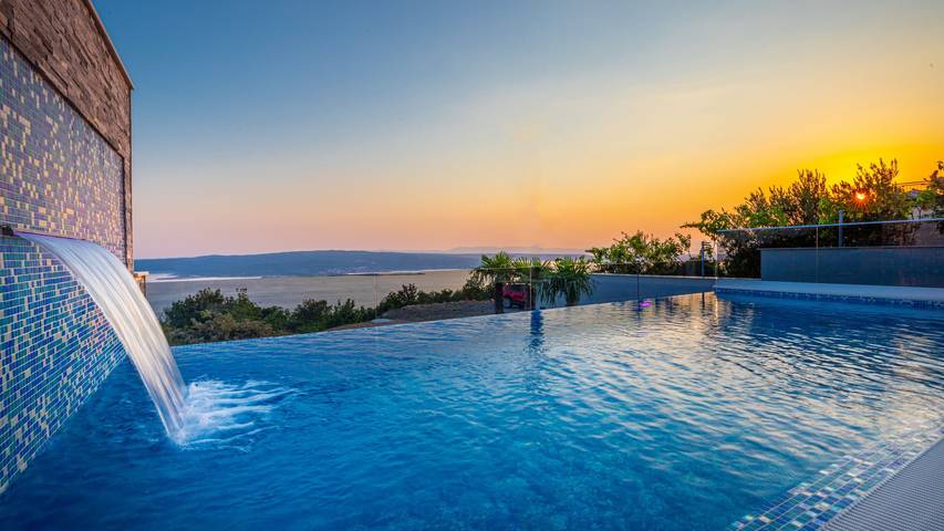 Ferienhaus für 8 Personen, mit Sauna und Garten sowie Terrasse und Whirlpool in Crikvenica