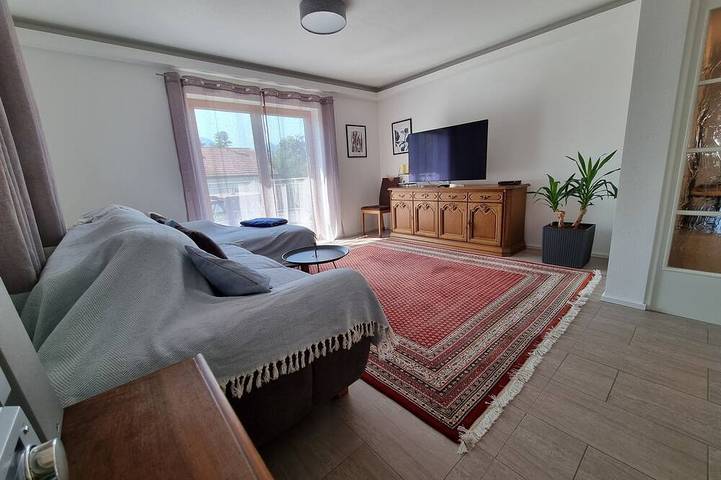 Ganze Wohnung, Ferienwohnung, 86qm, bis zu 4 Personen, Bad, Küche und großer Dachterrasse in Nußdorf am Inn, Bayerische Alpen